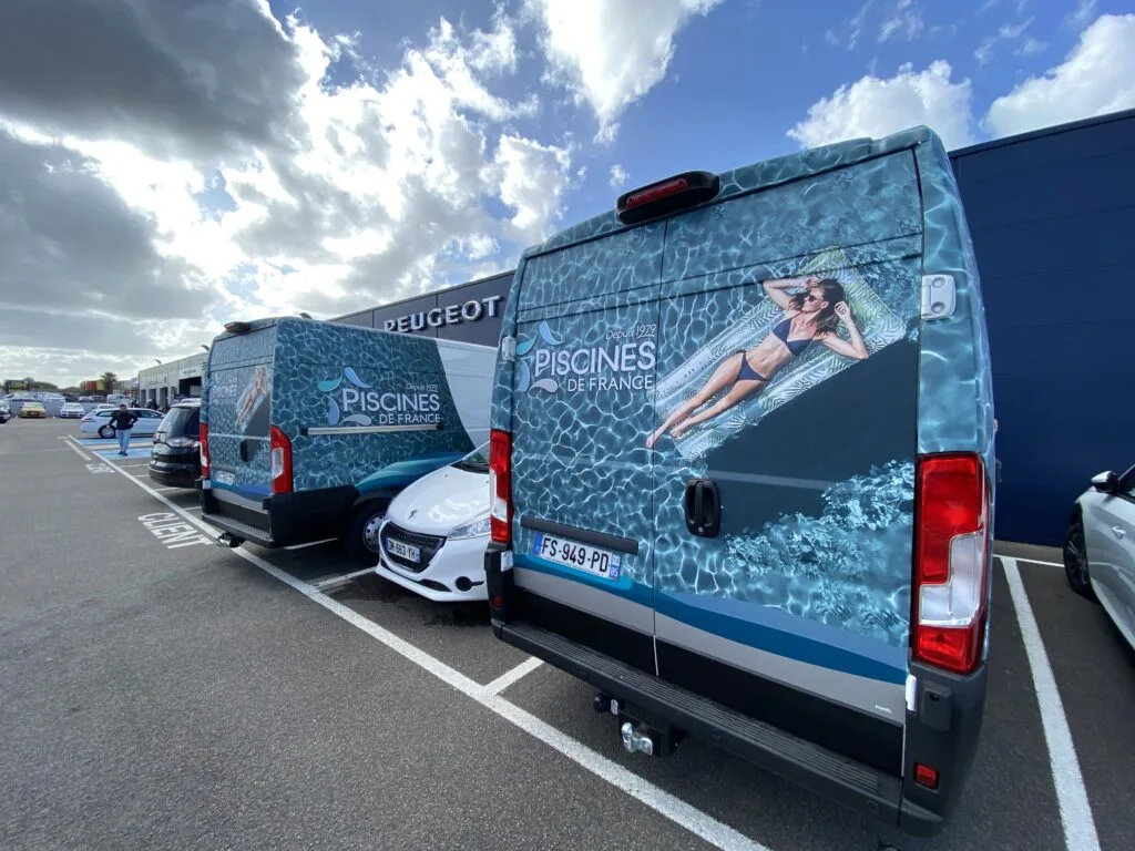 Flotte d'utilitaires en semi-covering